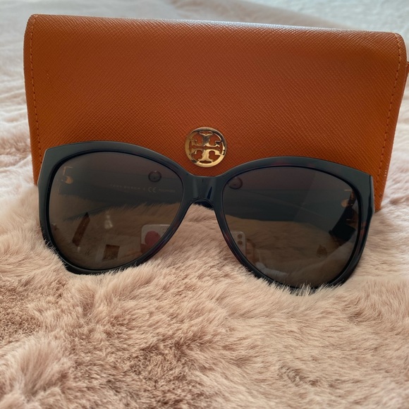 Tory Burch Sunglasses main image 7